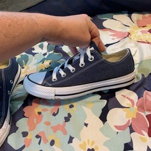 Women's size  7 navy blue converse